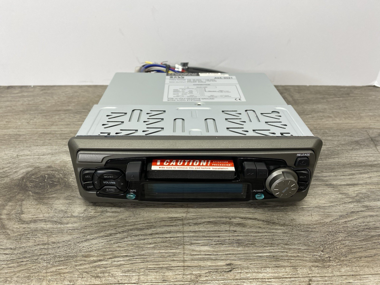 Boss AVA-9021 Automotive AM/FM Radio with Cassette Player – Detachable Face