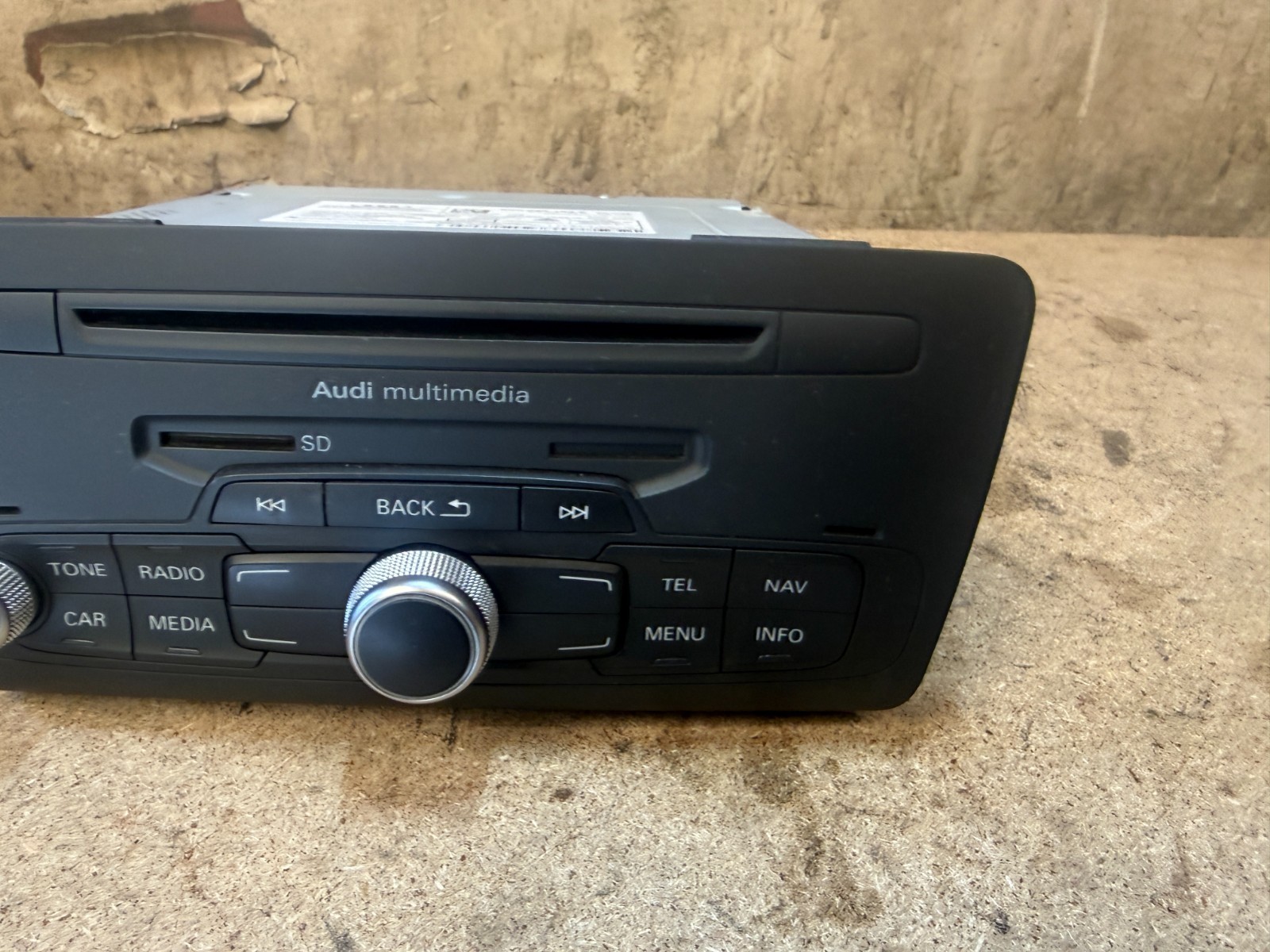 2012 AUDI A1 8X STEREO RADIO HEAD UNIT CD PLAYER MULTIMEDIA 8X0035183E