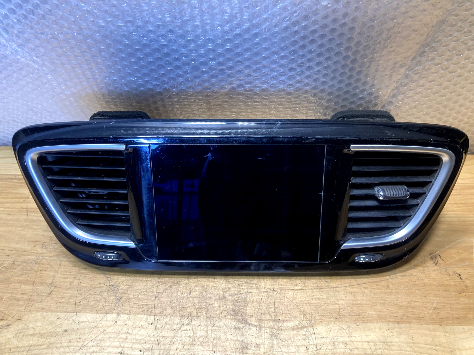 2018-2020 Chrysler Pacifica Radio Information Display Screen Panel 68316174AB