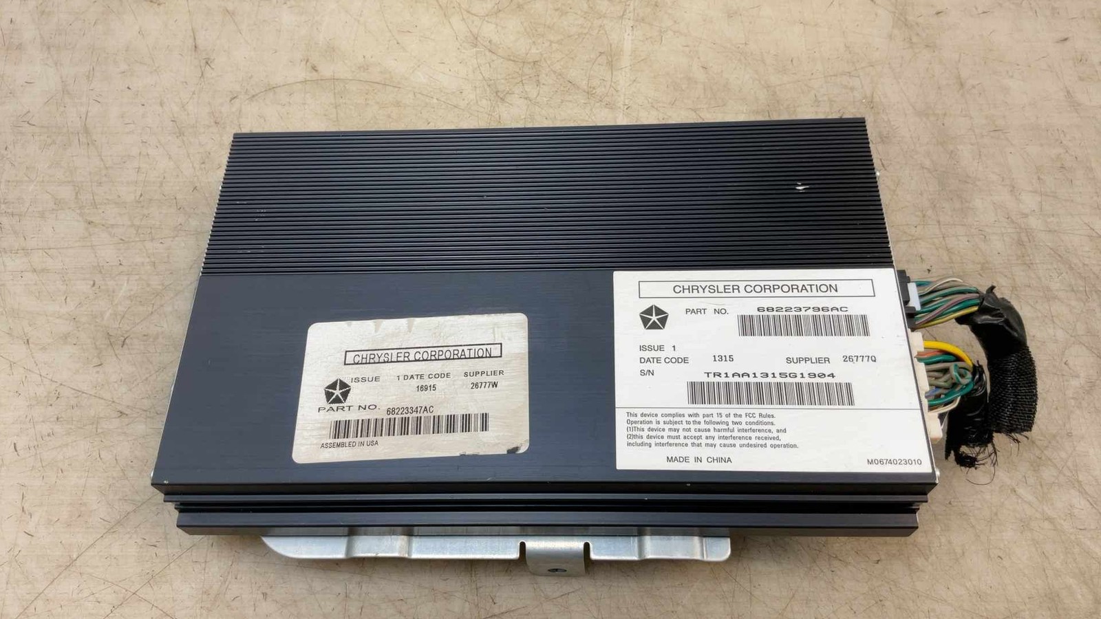 Jeep Wrangler JK OEM Factory Premium Amplifier 68223347AC 2015 180406