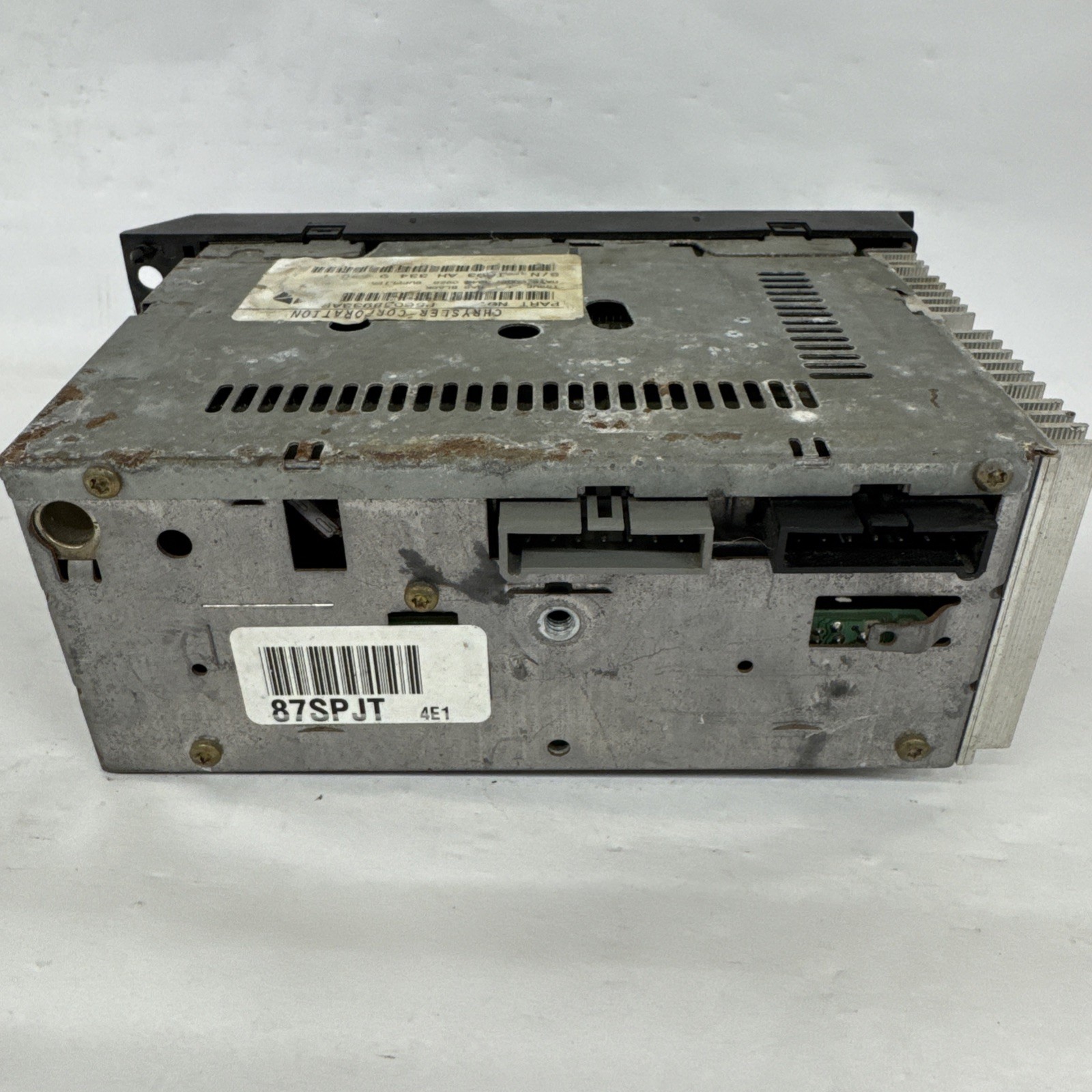 84-02 Chrysler Dodge Jeep OEM Cassette Player AM/FM Radio Part # P56038933AB