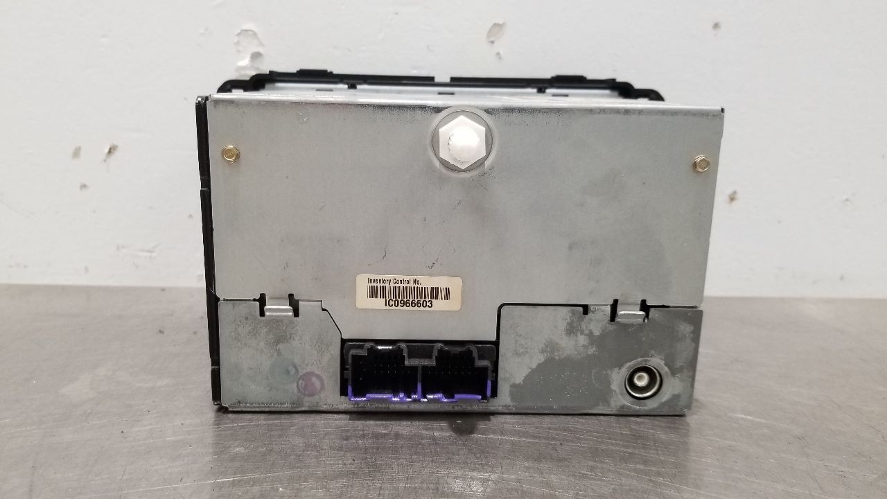 07 CHEVY TAHOE RADIO AUDIO RECEIVER HEAD UNIT 15868809