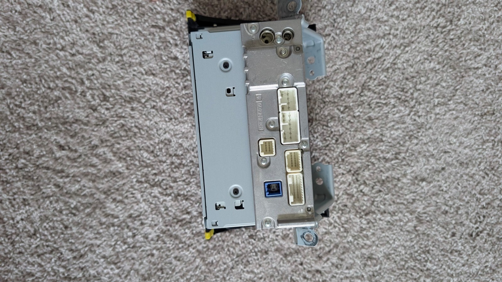 Toyota Tundra 2007-2012 / Sequoi OEM AM/FM CD MP3 WMA Radio Receiver 86120-0C300