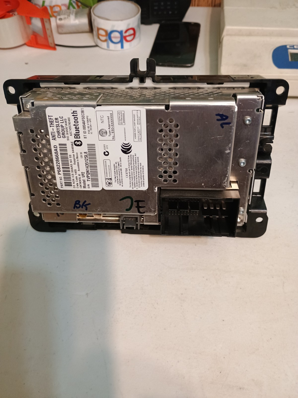 5″ U Connect VP2 RA2 Ram 13-18 Factory Radio P68228668AD For Parts Not Working.