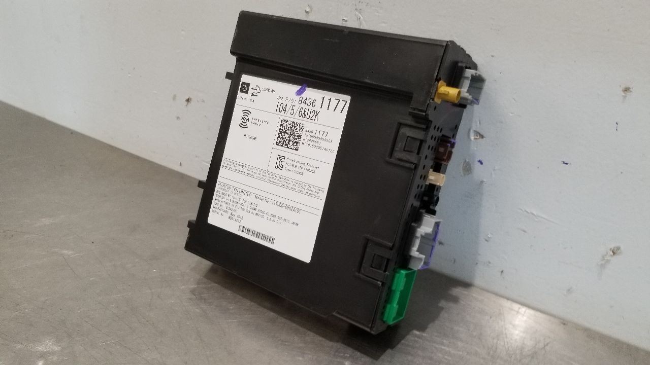 18 CHEVY CAMARO RADIO AUDIO RECEIVER 84361177