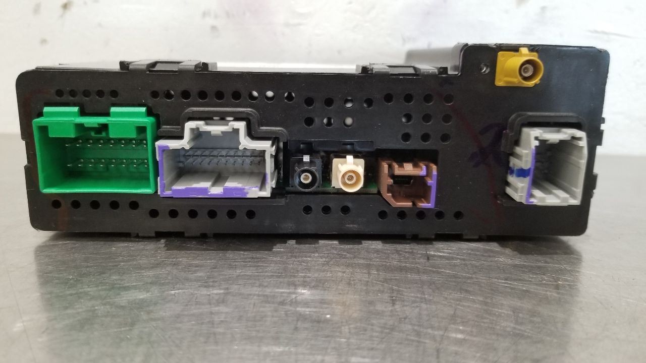 18 CHEVY CAMARO RADIO AUDIO RECEIVER 84361177