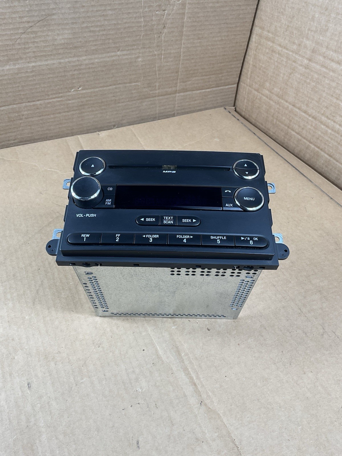 2011-2015 Ford F250 F350 F450 Super Duty OEM 12 Volt Single CD MP3 AM FM Radio
