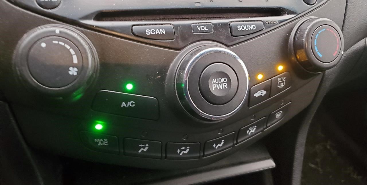 Audio Equipment Radio AM-FM-6 CD 6 Disc 120 Watt Fits 03-07 ACCORD 146046