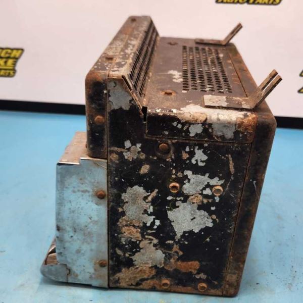 AM/PB RADIO “PA393607” FITS 1948 PACKARD “UNTESTED” 1081604