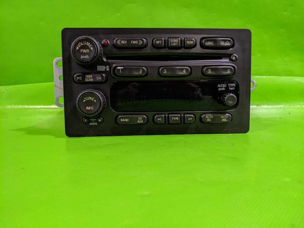 05 06 YUKON FACTORY RADIO W/AM FM 6 DISC OEM 4744-12