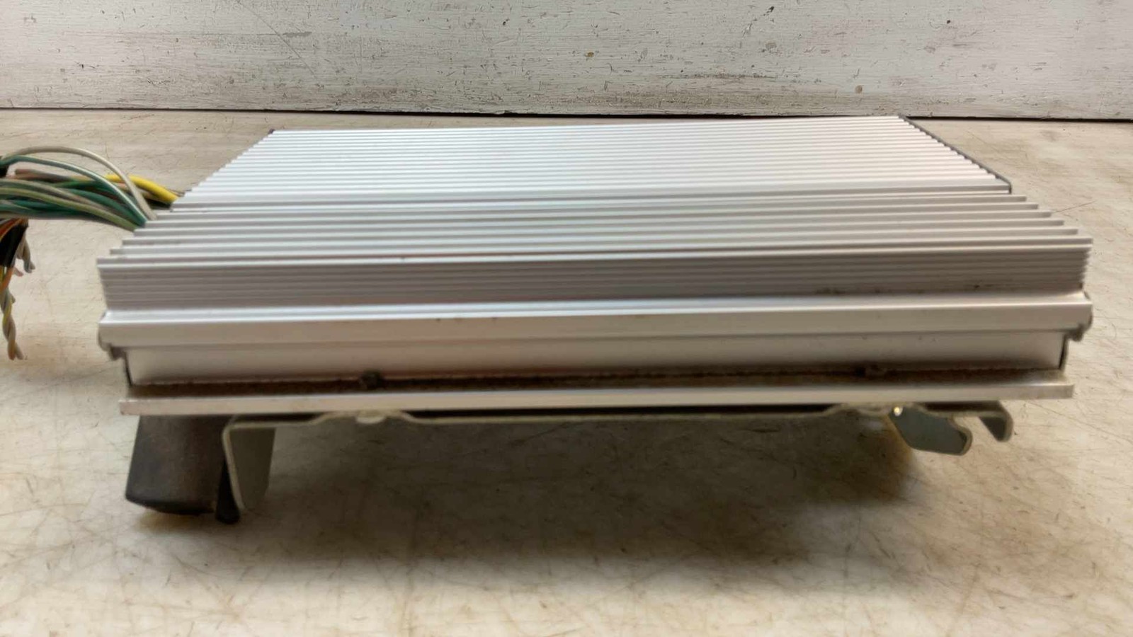 Jeep Wrangler JK OEM Infinity Premium Amp Amplifier 05064140AG 2007-2010 173858