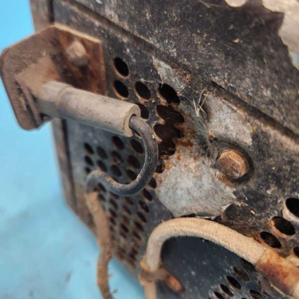 AM/PB RADIO “PA393607” FITS 1948 PACKARD “UNTESTED” 1081604