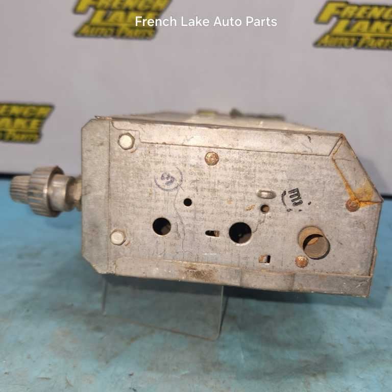 UNTESTED Radio Model 250 “2864755” Fits 1967 PLYMOUTH FURY 1240132