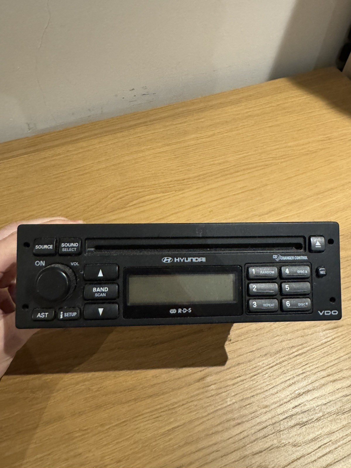 Hyundai Coupe Radio Stereo CD Player RDS VDO Genuine used 79DC631/97