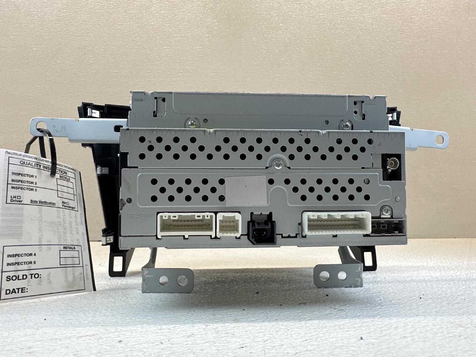 15 16 Rogue Radio Receiver AM-FM-CD W/ Satellite **May Need Programming**