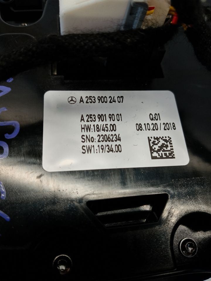 2021 Mercedes GLC300 OEM Radio Display Controls Console Mounted A2539002407