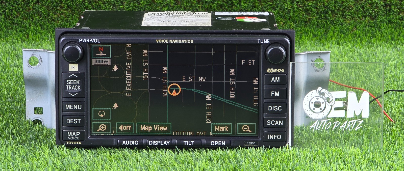 TOYOTA SIENNA 2004-2007 TUNDRA NAVIGATION RADIO DISPLAY 86120-0C160 E7006 Oem