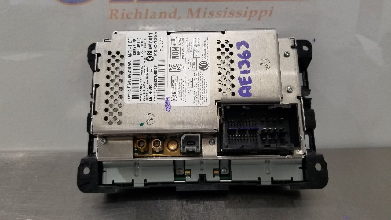 18 DODGE RAM 2500 6.4L RADIO AUDIO 5″ DISPLAY AND CONTROL PANEL