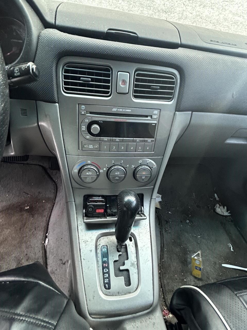 2003-2004 Subaru Forester Radio Receiver AM FM6 Cd-cassette OEM 1488984