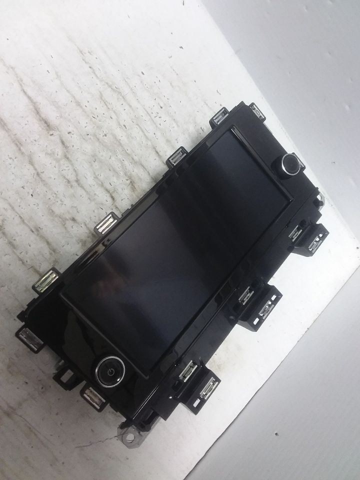 Radio Display Screen And Receiver Fits 22-24 GOLF GTI 5H0035871