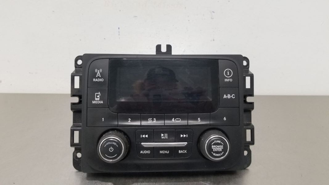 14 DODGE RAM 1500 RADIO AUDIO RECEIVER 68226683AA