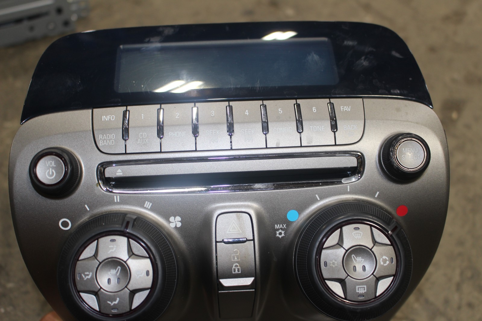 2010-12 Camaro Heater Climate Control Radio Control Display & Receiver 92235960