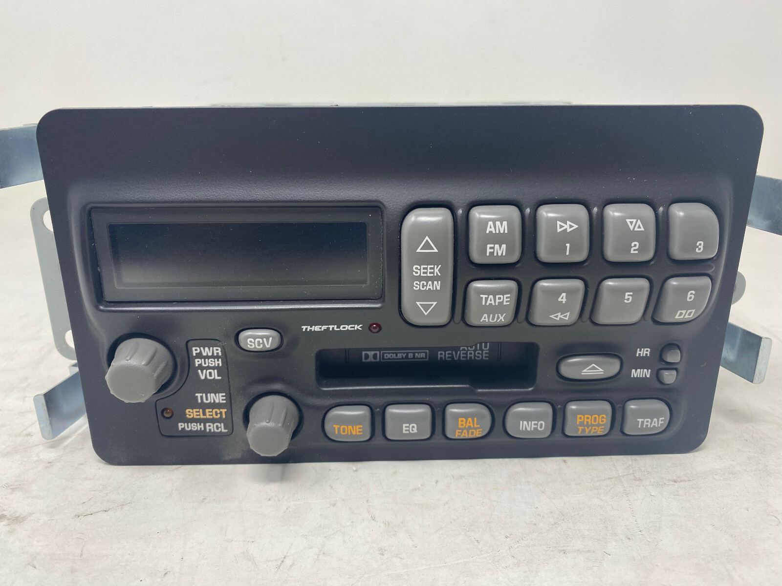 9391812 GM DELCO PONTIAC OEM AM FM CASSETTE RADIO WITH THEFT LOCK
