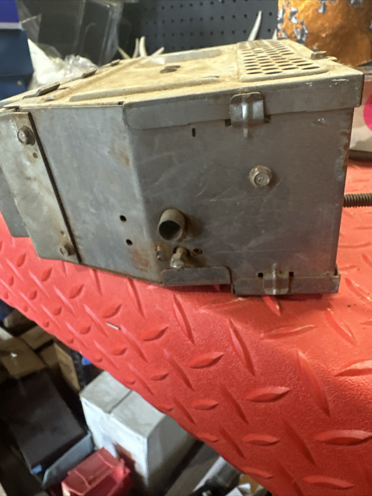 Vintage Fomoco Model 75MF 375033 Car Radio (UNTESTED) unknown year model