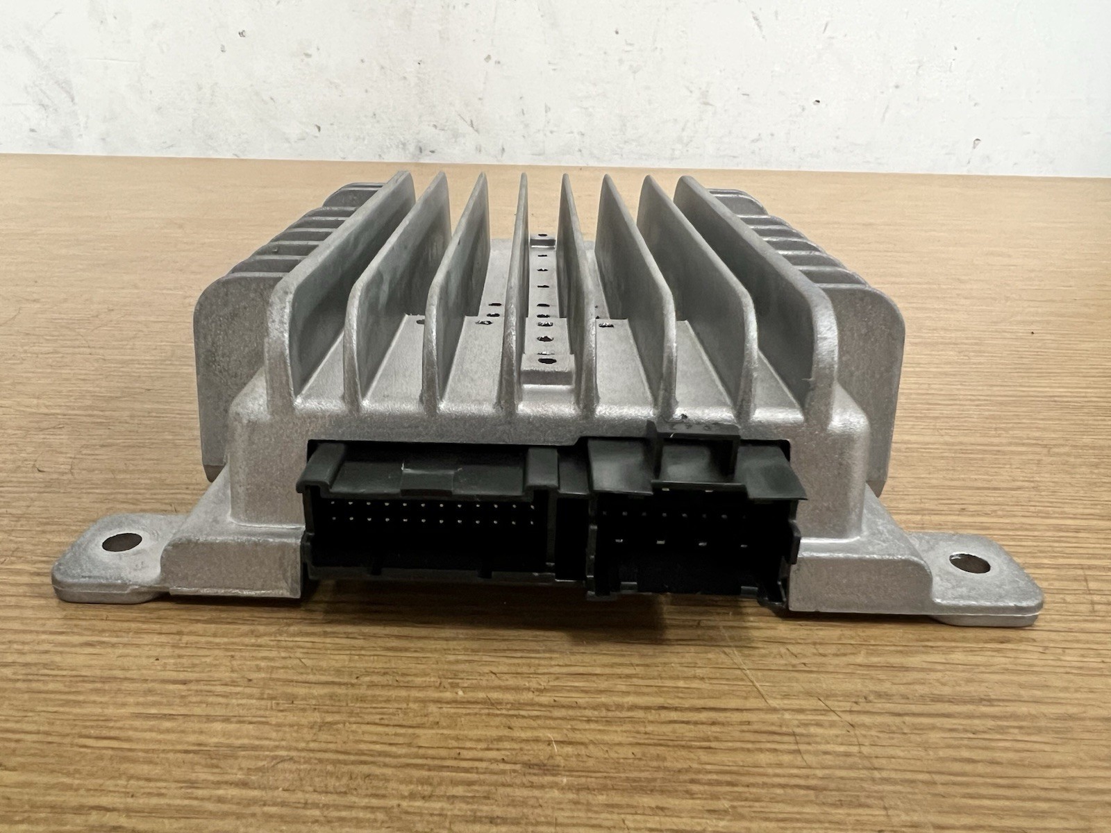 04-06 INFINITI G35 SEDAN BOSE RADIO AMPLIFIER AMP 28060-AC300 TESTED OEM