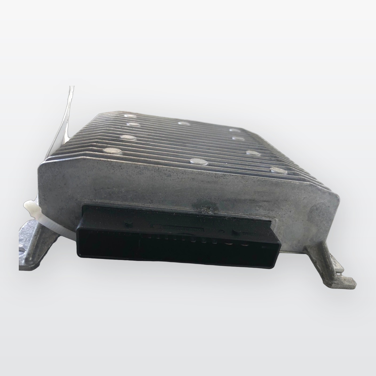 2013 – 2018 VOLKSWAGEN JETTA GLI Amplifier Radio Receiver Booster 5C6035456A
