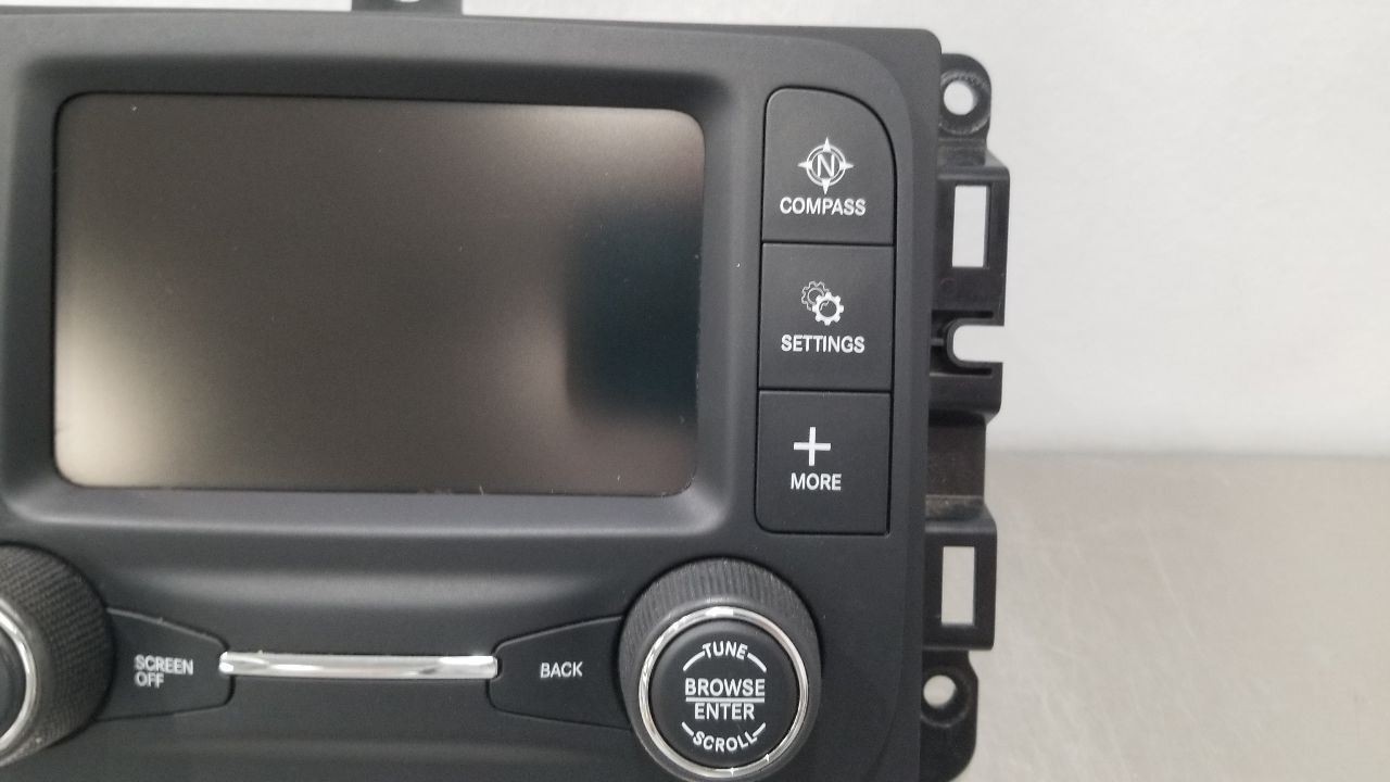18 DODGE RAM 2500 6.4L RADIO AUDIO 5″ DISPLAY AND CONTROL PANEL