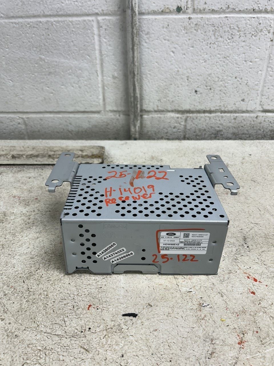 2022 FORD BRONCO OEM Receiver Part Number M2DT18K810CF