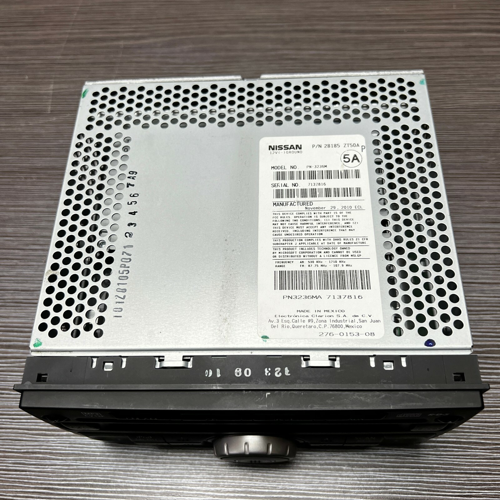 Nissan PN-3236M Stock Original Car Radio CD Disc Player Stereo With Aux Port
