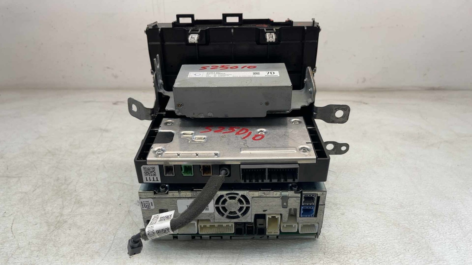20 2021 2022 Subaru Ascent Radio Audio Receiver + Display 82131AN00A 86201XC66A