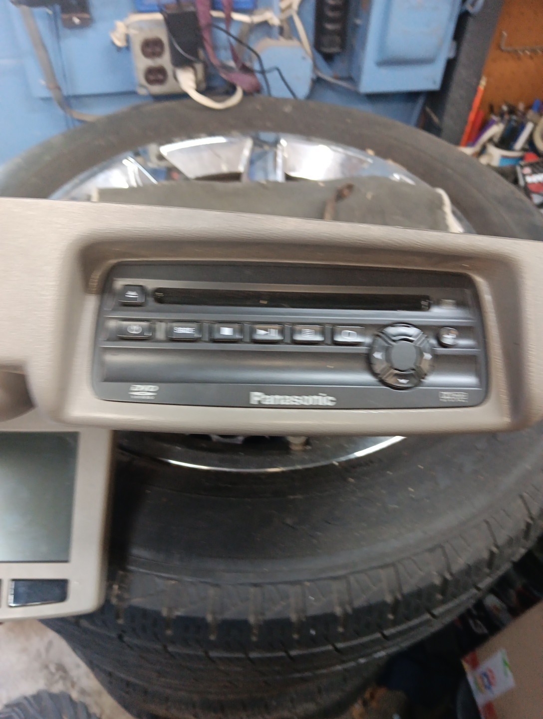 2005-2006 Cadillac Escalade Gray factory DVD Player
