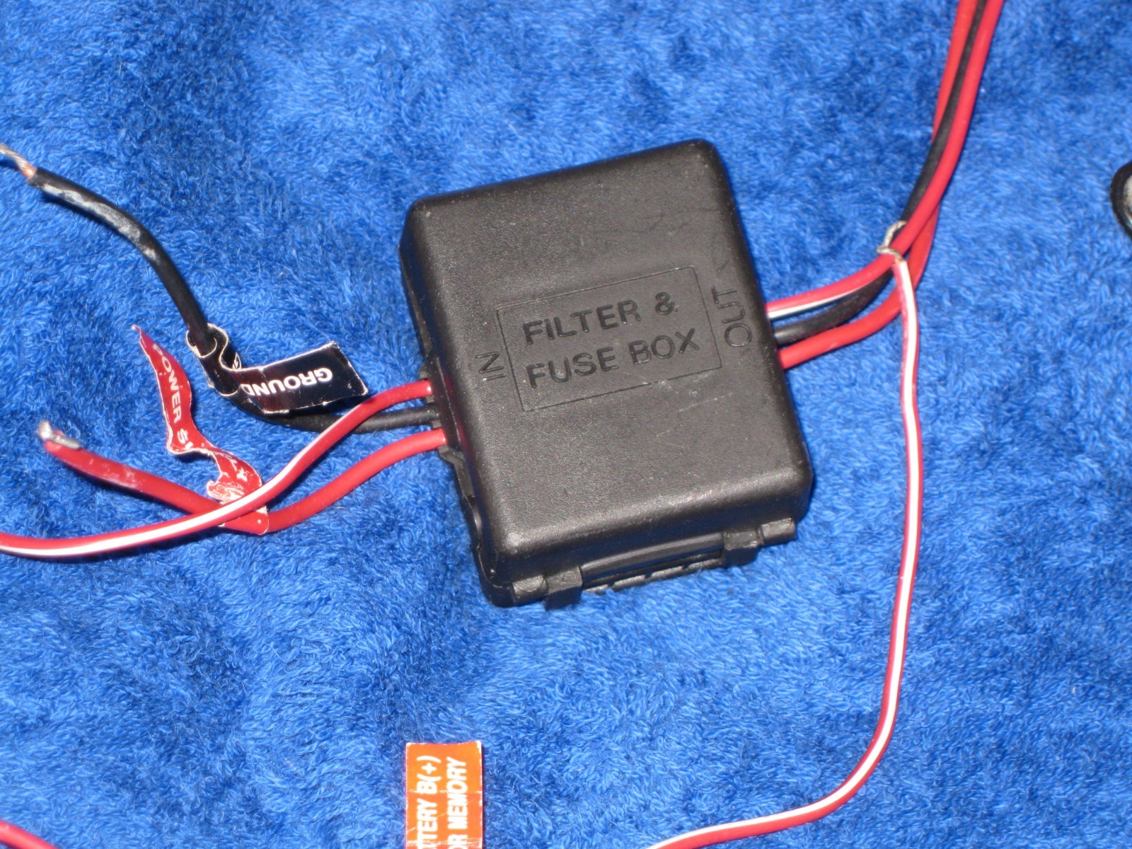 GOODMANS GCE-232 QX PULL OUT RADIO CASSETTE, HOLDER AND INSTRUCTION MANUAL.