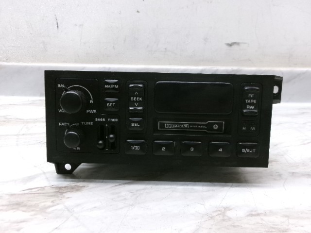 04858556AD 92-01 Dodge Ram Dakota Cherokee Wrangler Stereo Cassette Radio Player