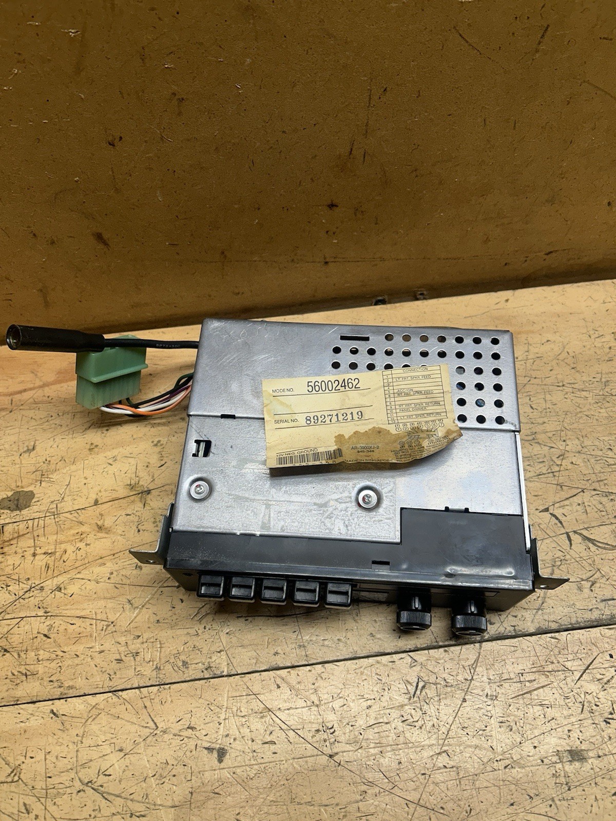 AM Radio 56002462 Jeep Cherokee XJ Comanche MJ OEM Original AMC with Bracket