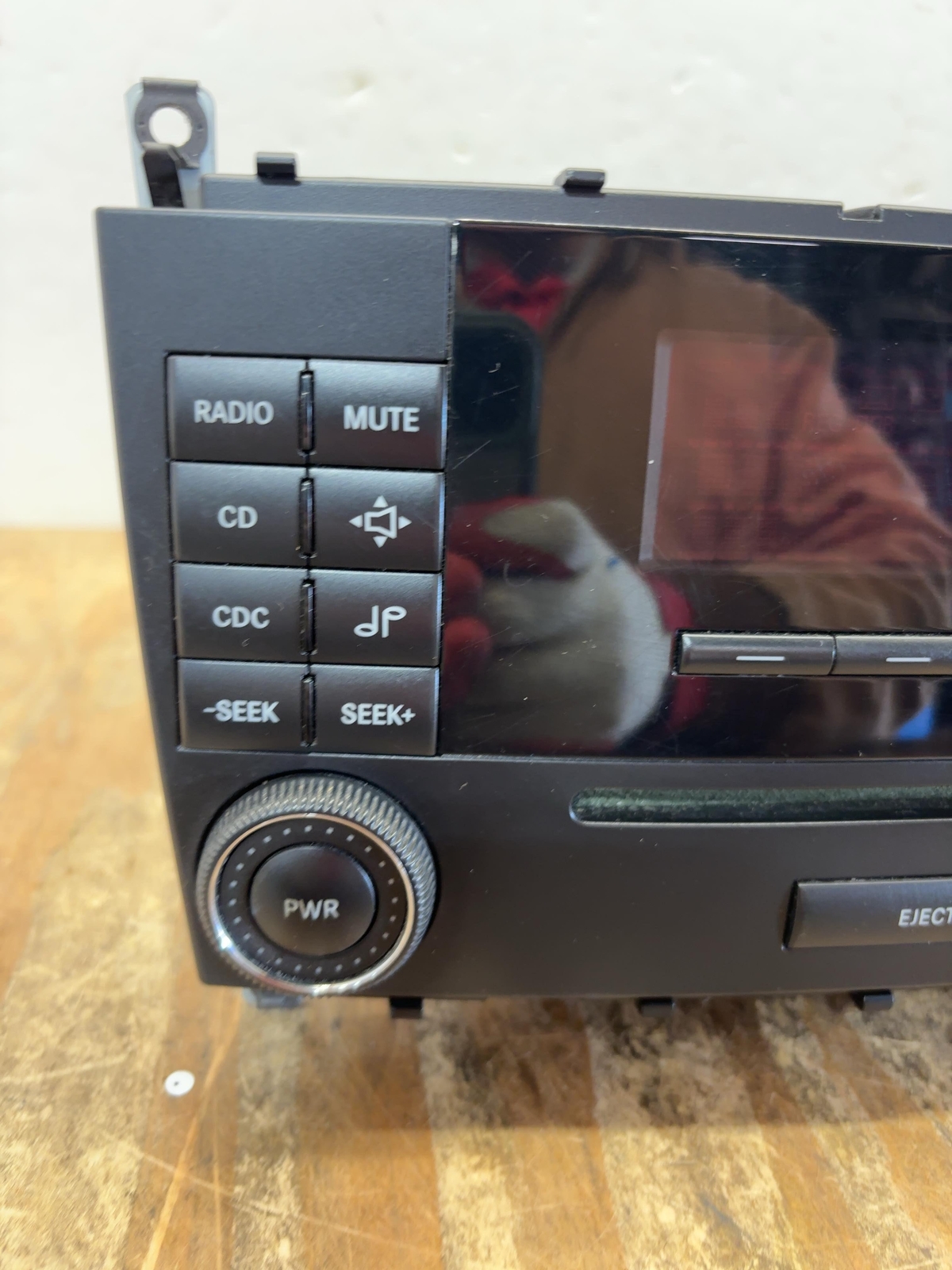 01 02 03 04 05 06 07 MERCEDES C-CLASS Audio & Visual Equip. (radio) 203820258680