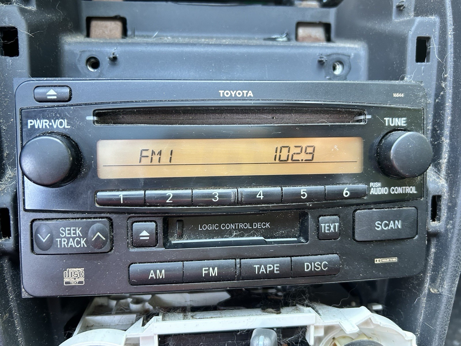 2003 2004 2005 Toyota Celica Rav 4 Matrix 4Runner Radio CD Cassette OEM 16844