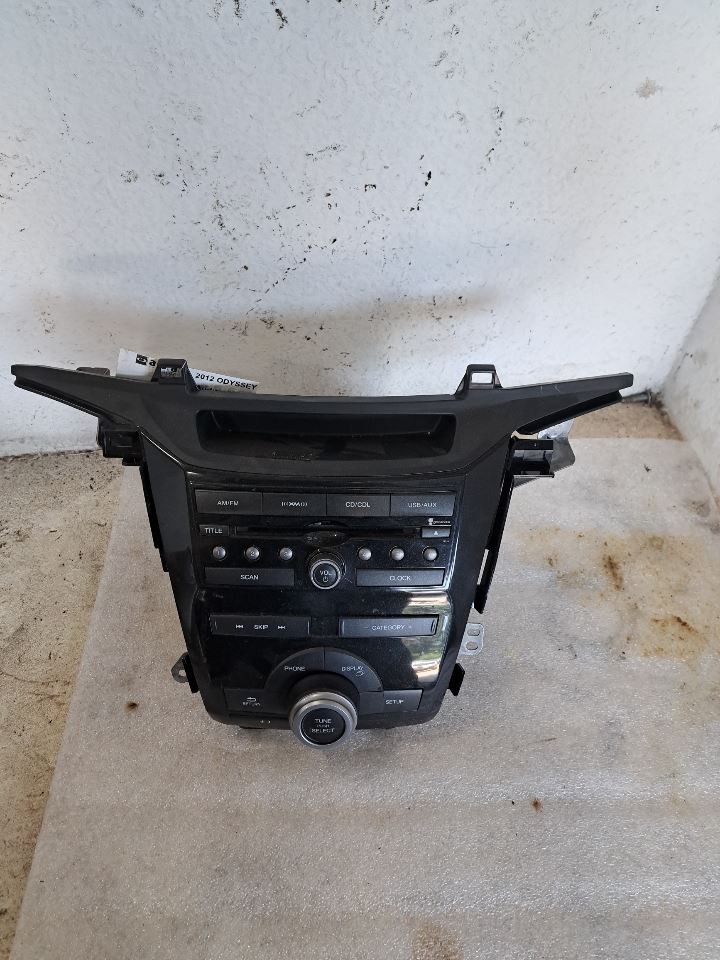 Rear 2012 Odyssey Stereo Radio Radio/Receiver Sku#4468086