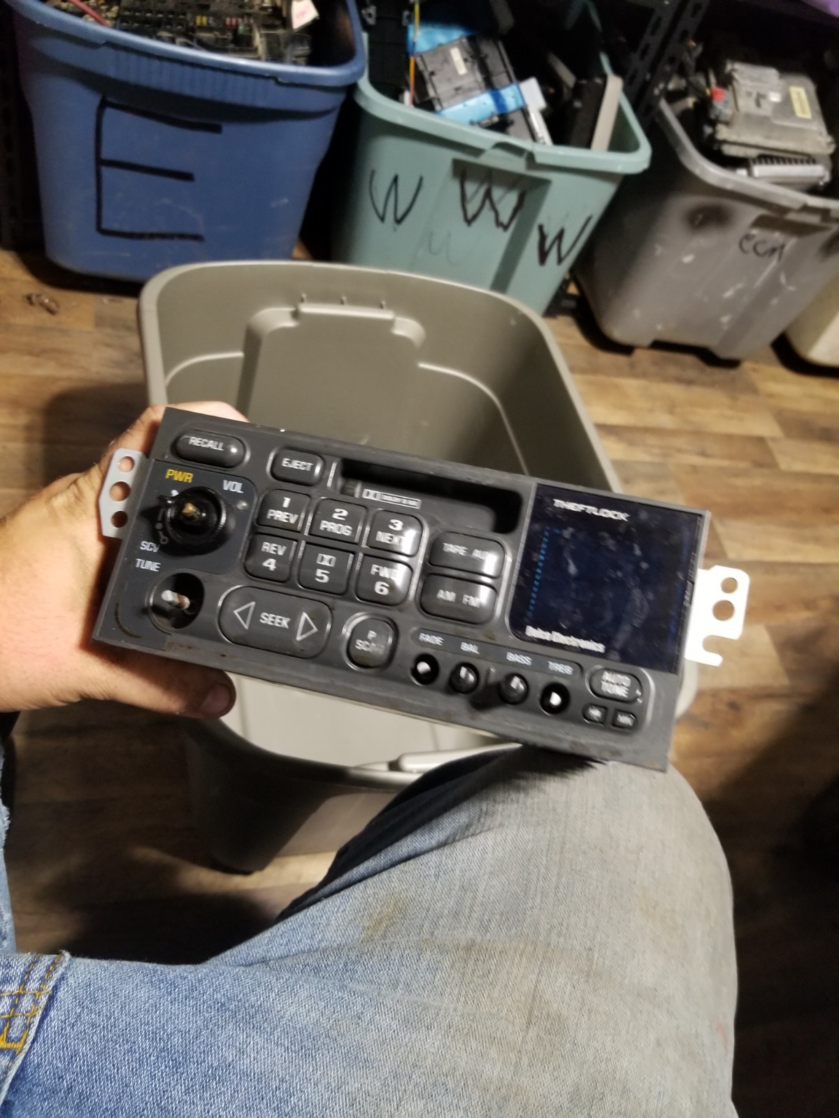 Genuine AC Delco 16232091 Radio AM FM Cassette Player 1996 – 02 Chevy/GMC Lot L