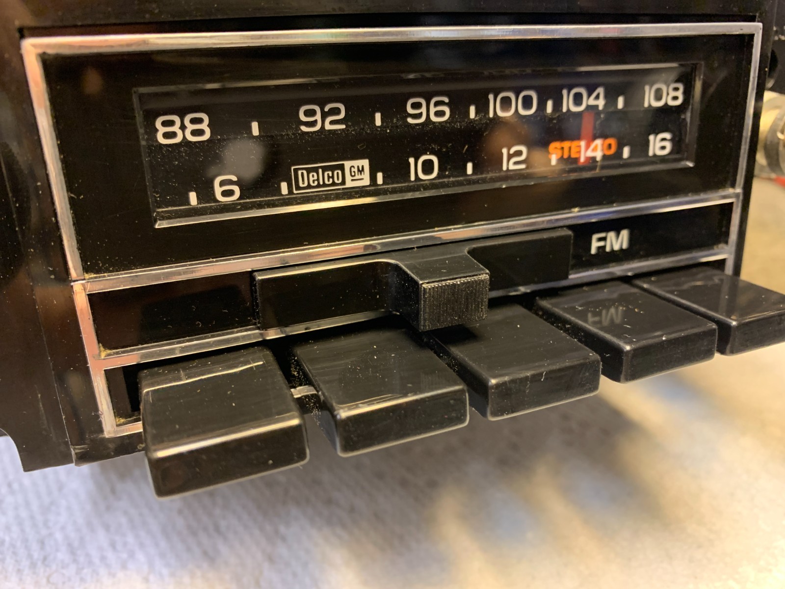 1977 GM Delco Chevy Corvette AM FM Stereo Radio with Knobs 77 RARE One Year