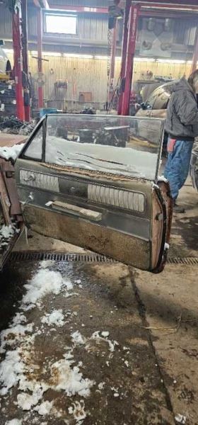A/M RADIO untested Fits 1963 OLDSMOBILE SUPER 88 1067497