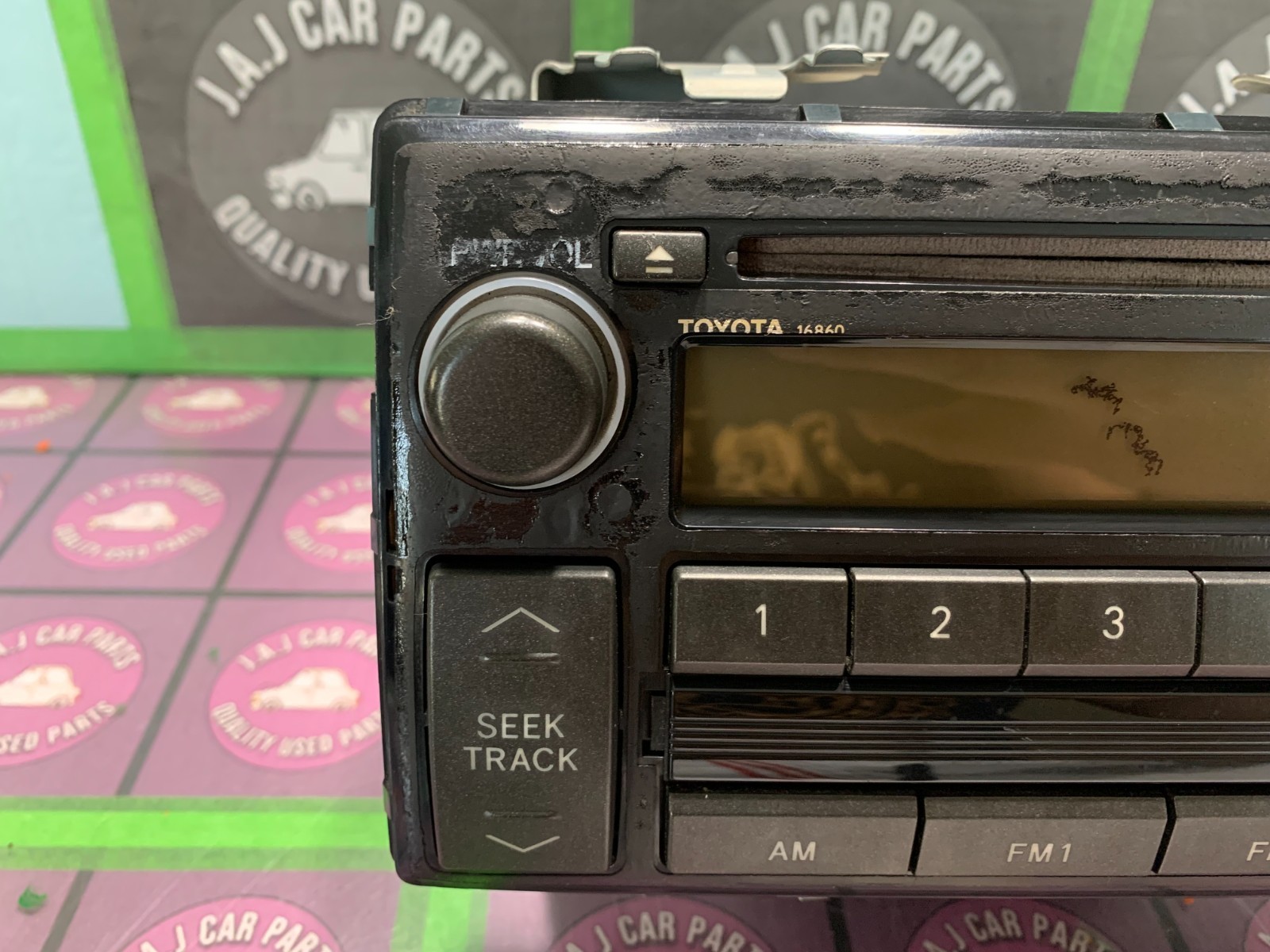 2005 TOYOTA CAMRY AM-FM Single CD PLAYER RADIO RECEIVER OEM (86120-AA160)