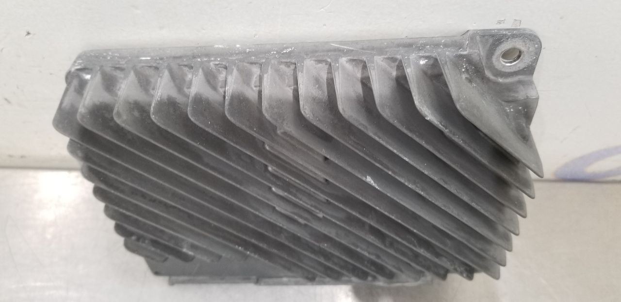 18 GMC YUKON XL 1500 RADIO AUDIO AMPLIFIER 84111298