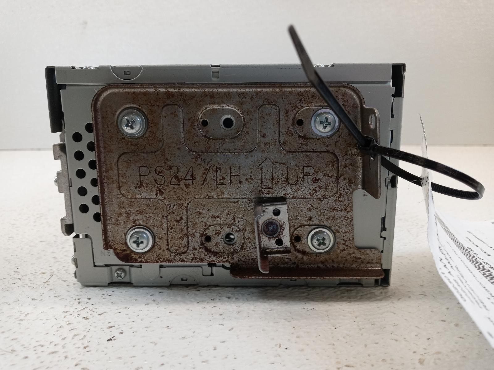 06-12 Mitsubishi Eclipse Radio Receiver AM-FM-CD **May Need Programming**