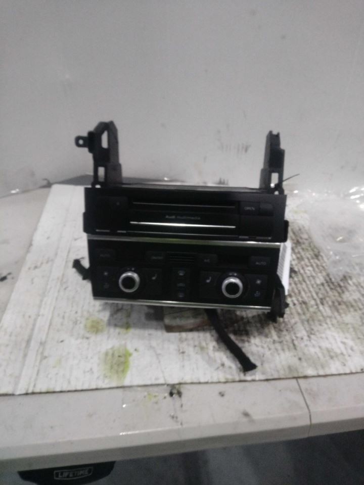 Audio Equipment Radio Control Console Mounted Opt 8DY Fits 12-15 AUDI Q7 526852