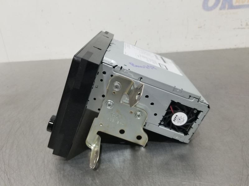 19 2019 TOYOTA TACOMA OEM RADIO DISPLAY AND RECEIVER 8610004173