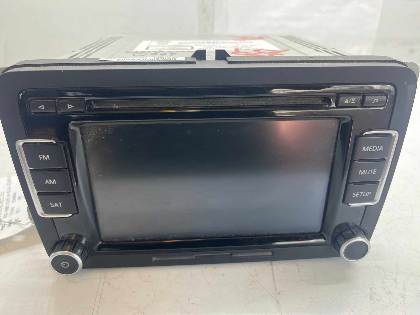 2009-2017 VOLKSWAGEN TIGUAN AM-FM AUDIO PLAYER RECEIVER ASSEMBLY OEM 1K0035180AC